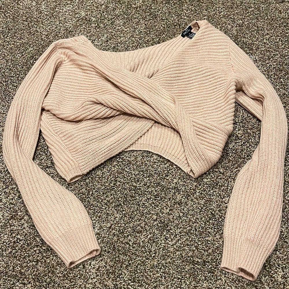 Sweater can not be unfolded in the front